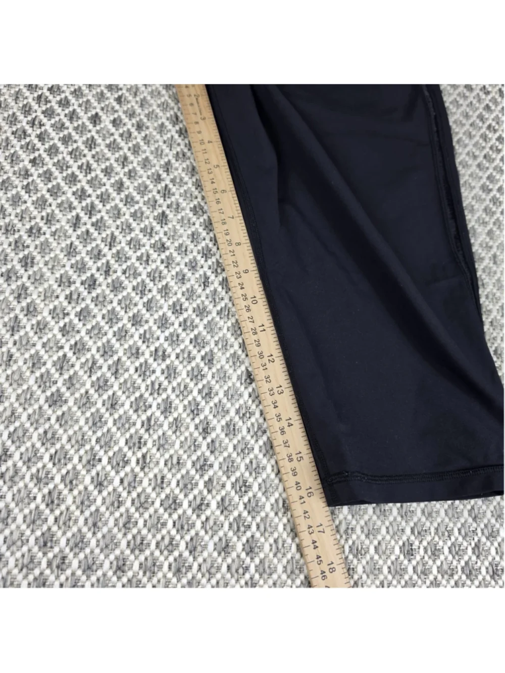 Lululemon Black Cropped Wide Leg Athletic Pants Women’s Size 4 Zip Side - Picture 8 of 10